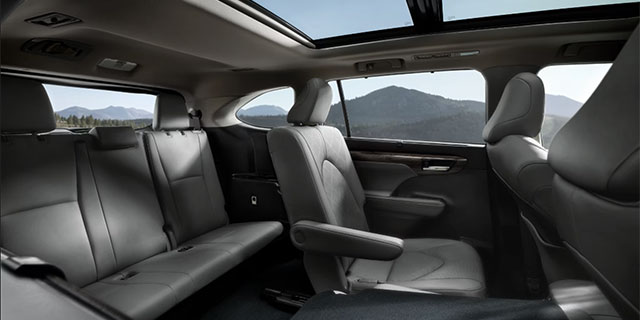 2025 Toyota Highlander Interior